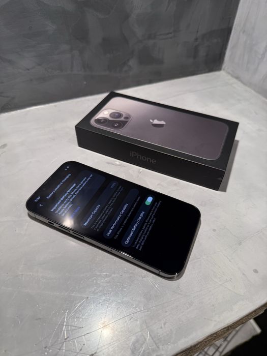 КАТО ЧИСТО НОВ Iphone 13 Pro, 100% батерия