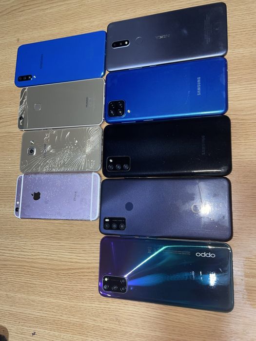 Lot telefoane defecte pentru piese