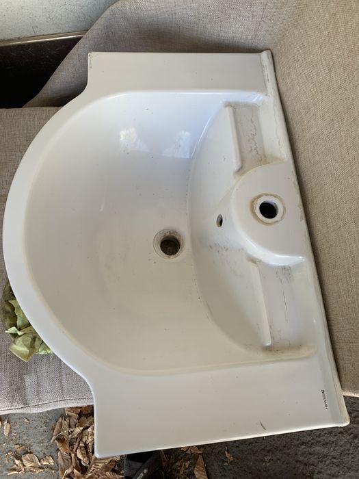 продается раковина (керамика)