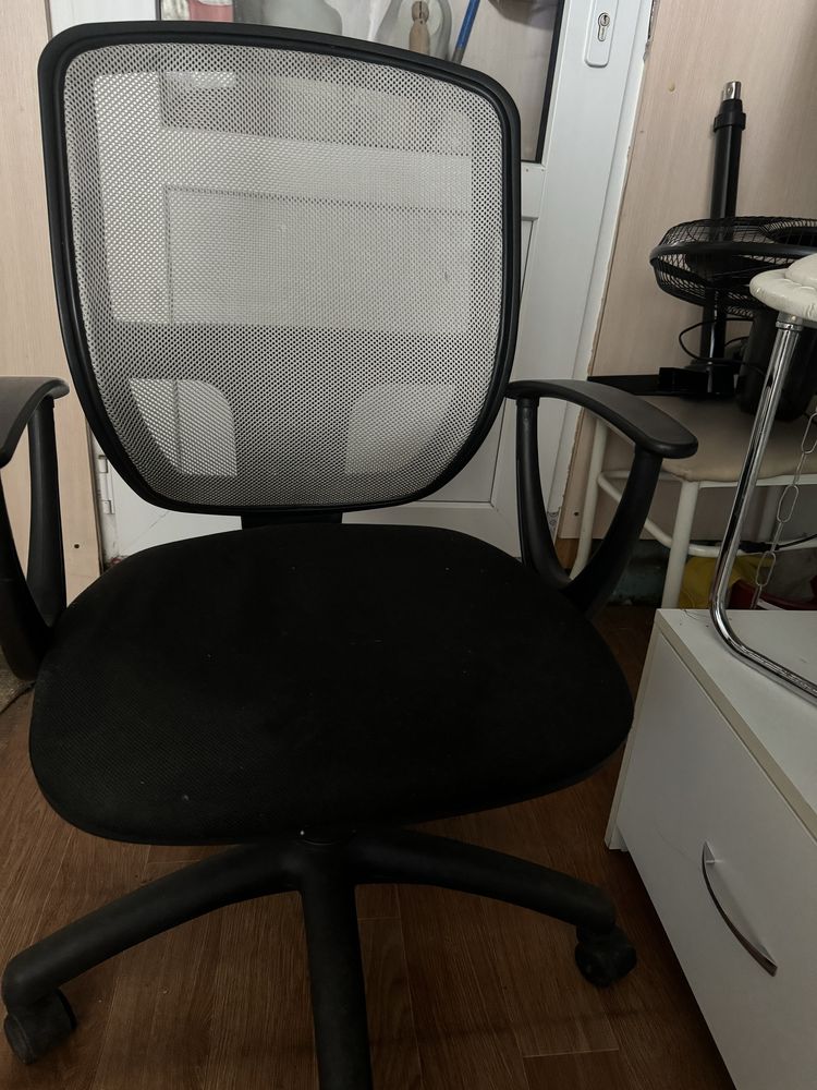 Продам офисный стул