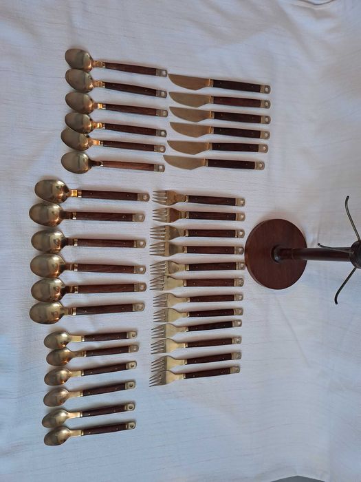set 36 tacamuri bronz lemn trandafir