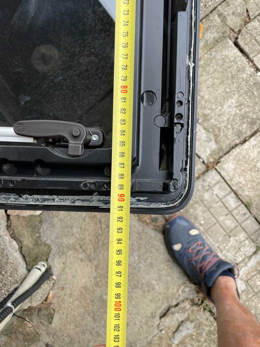 Продавам прозорец за кемпер/каравана DOMETIC