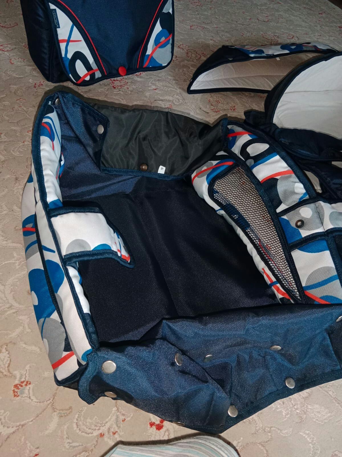Продам хорошую и надежную детскую коляску