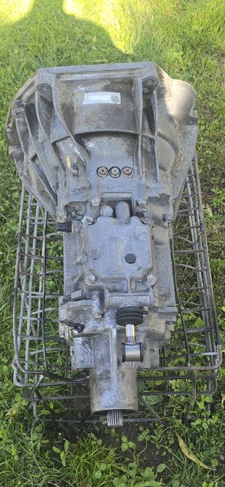 Cutie viteza suzuki Jimmy 1.3 benzina an 2006