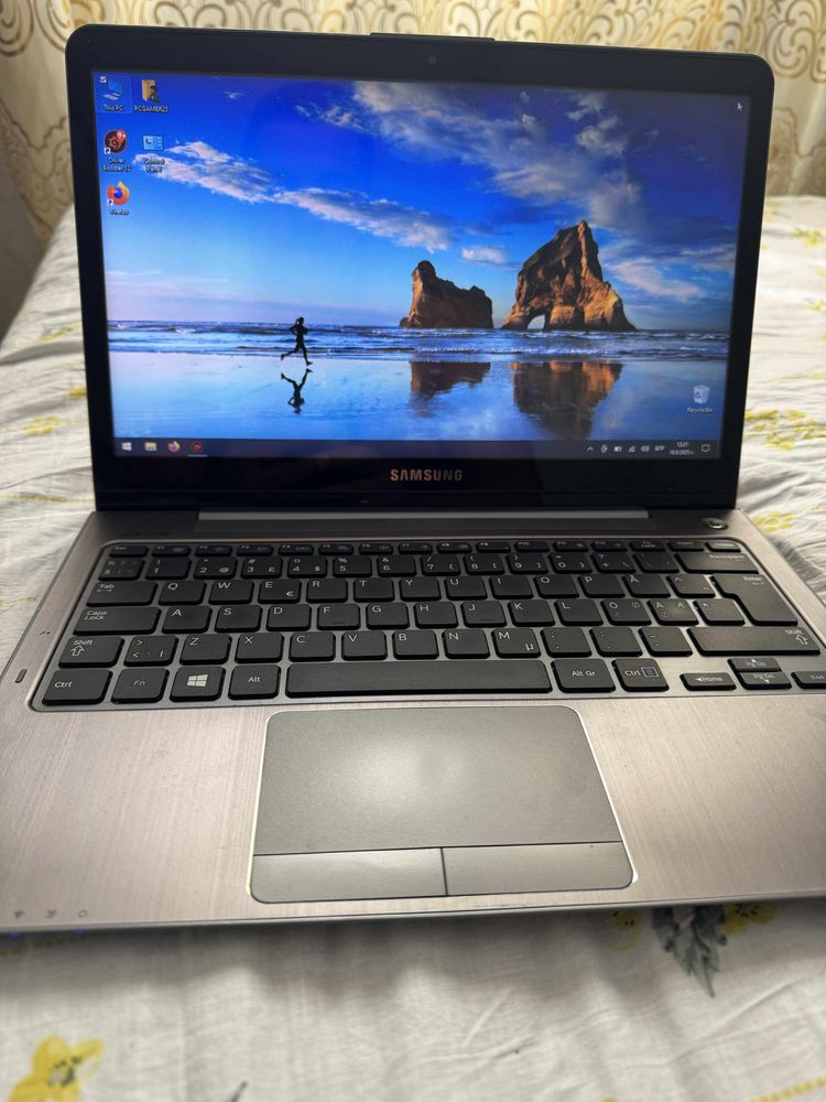 Laptop Samsung Series 5 ULTRA