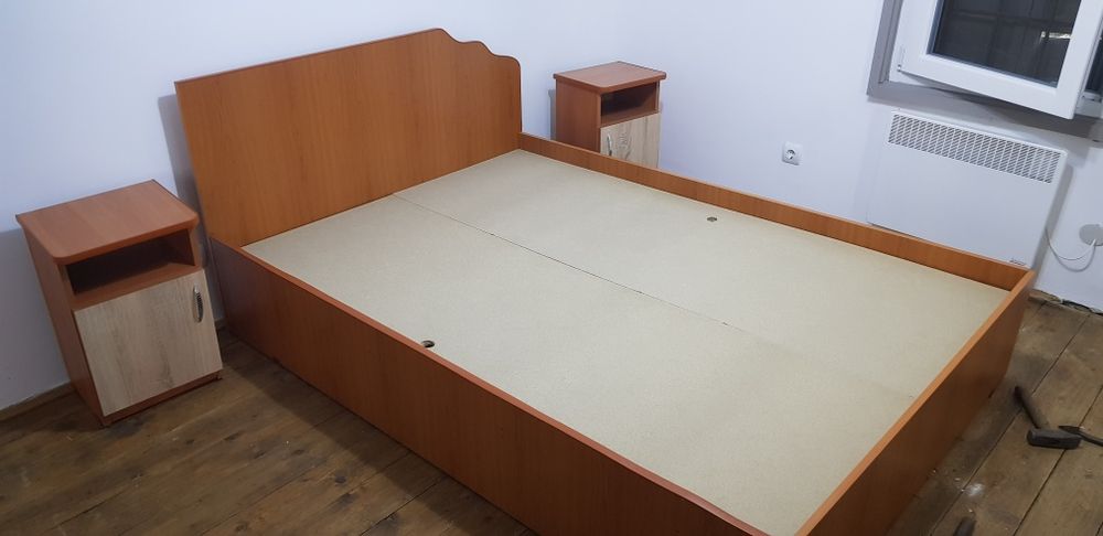 Pat dublu 140 x 200 si 2 noptiere pal maro