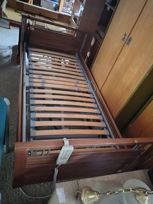 En gross, mobilă import Germania, vesela, haine și încălțăminte,