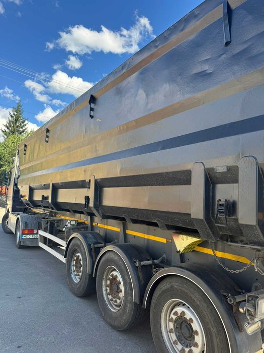 Vând ansamblu Mercedes Actros și semiremorca