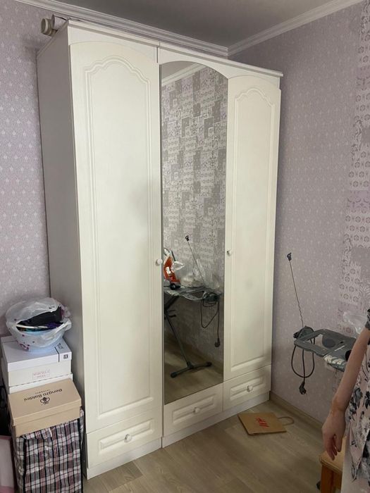 Продам шкаф компактный и удобный