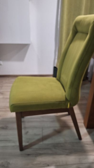 De vânzare scaune tapițate în stare perfecta