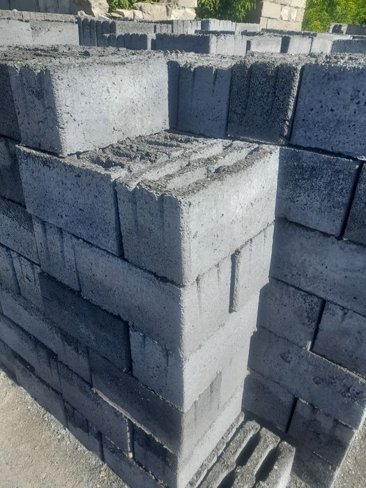 Шлакоблоки не дорого с погрузкой  20х20х40см