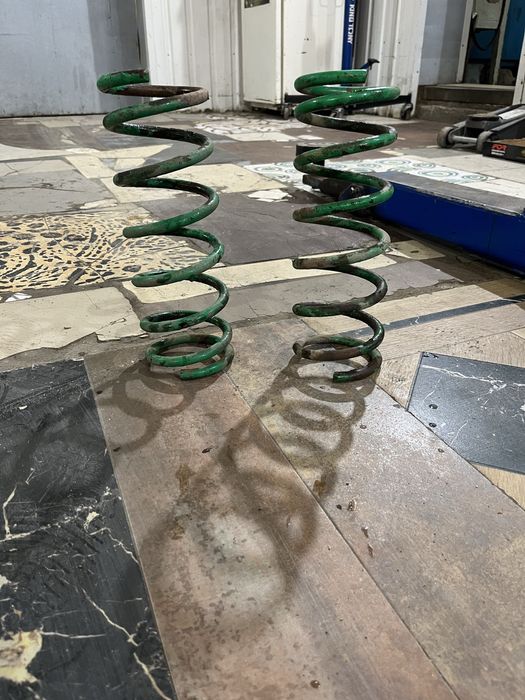 Продам задние пружины с занижением -70 на ВАЗ