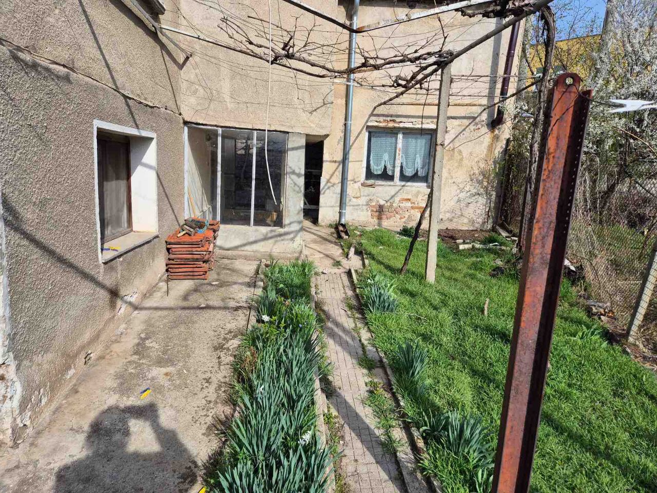 Продава се Къща в Брацигово - 71 кв.м за 775 €/кв.м - Снимка #2