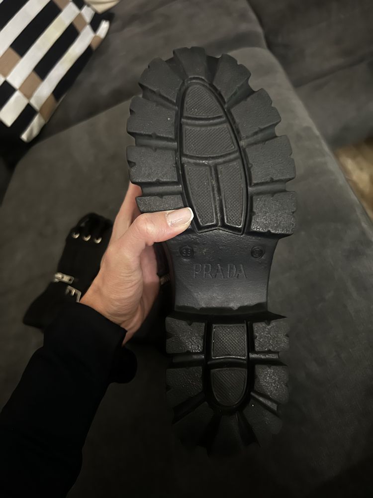Ботуши Prada      .