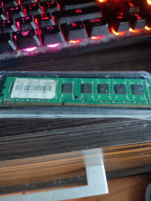 Продам озу ddr3 1600