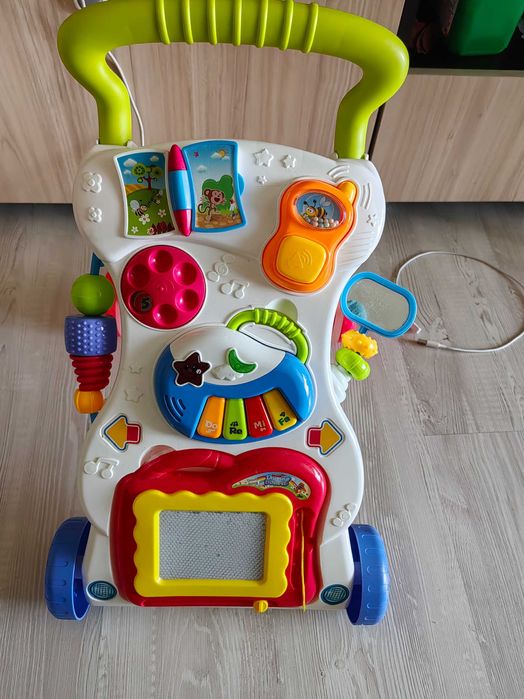 Музикален уолкър за бебе