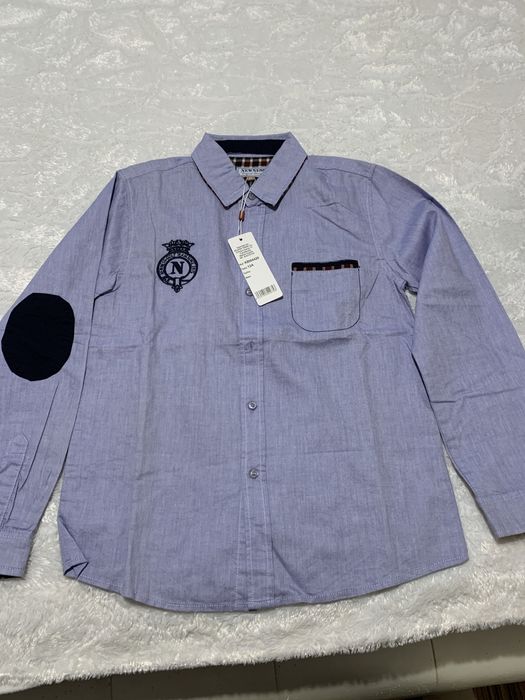 Vând cămăși pt baieti