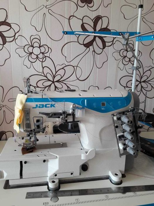 Промышленные швейные машины Jack JK-E3-5-M2-24 овер JK-W4-D-01GB распо