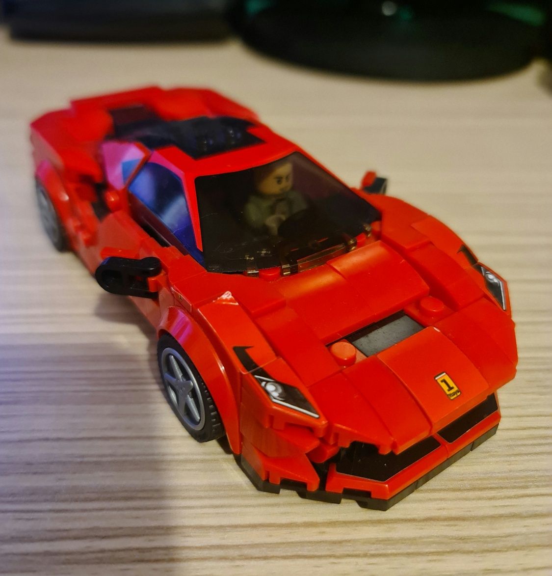 Ferrari F8 Lego 275 piese