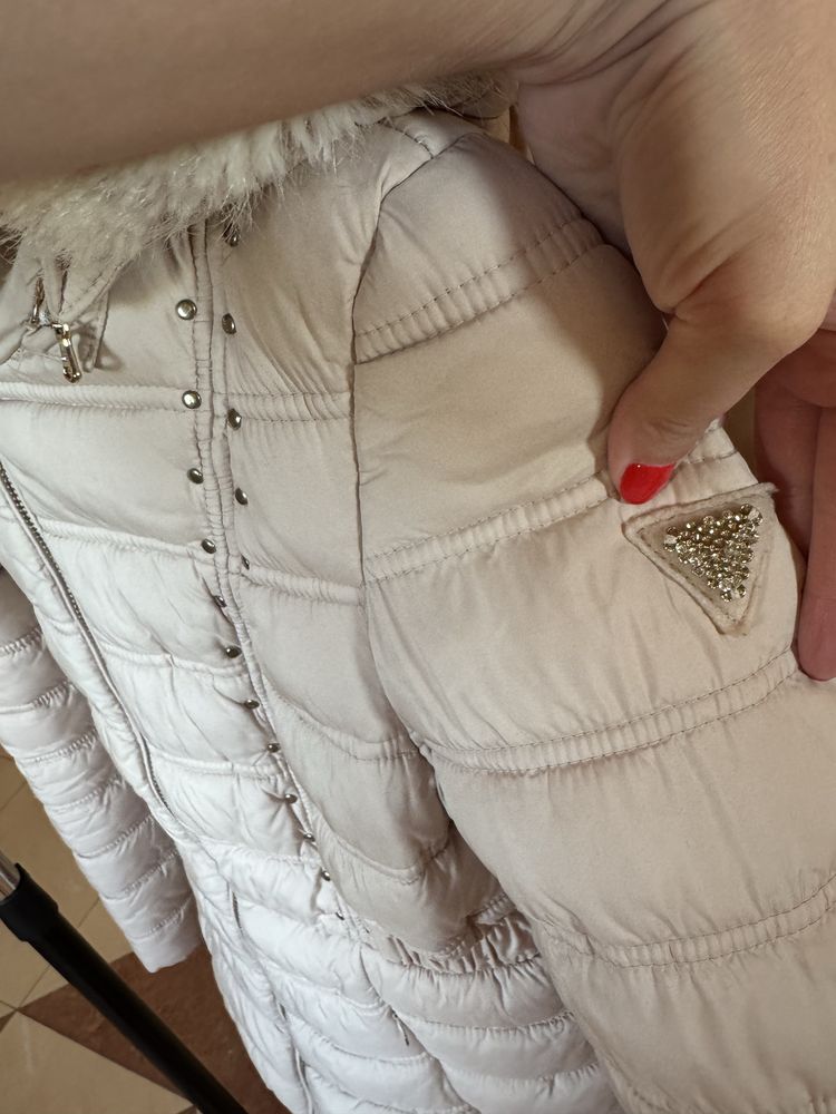 Оригинално дамско зимно яке Guess