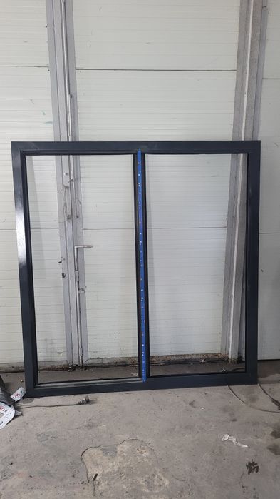 Producem la comanda geamuri și usi de Aluminiu Termopan sau Tripan