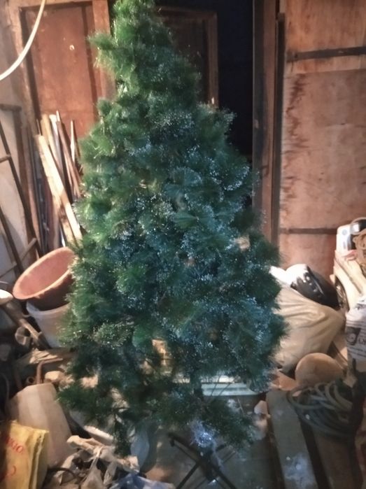 Продам ёлку новогоднюю