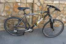 Vând mountain bike cu roti de 26"