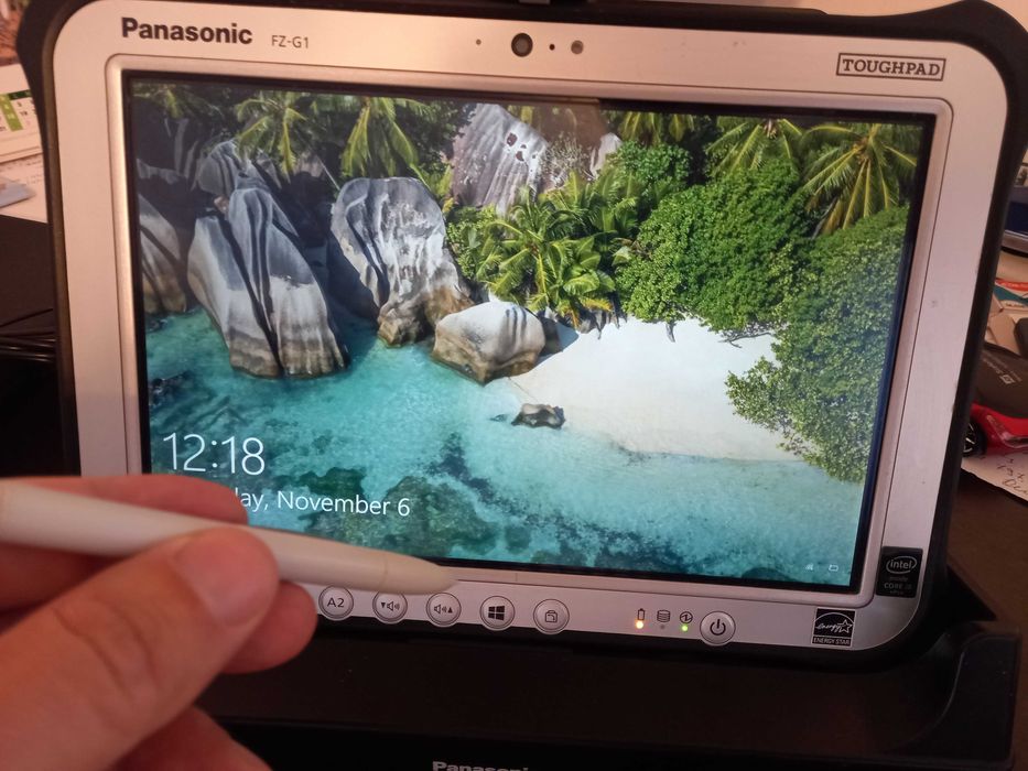 Tableta profesionala Panasonic FZ-G1