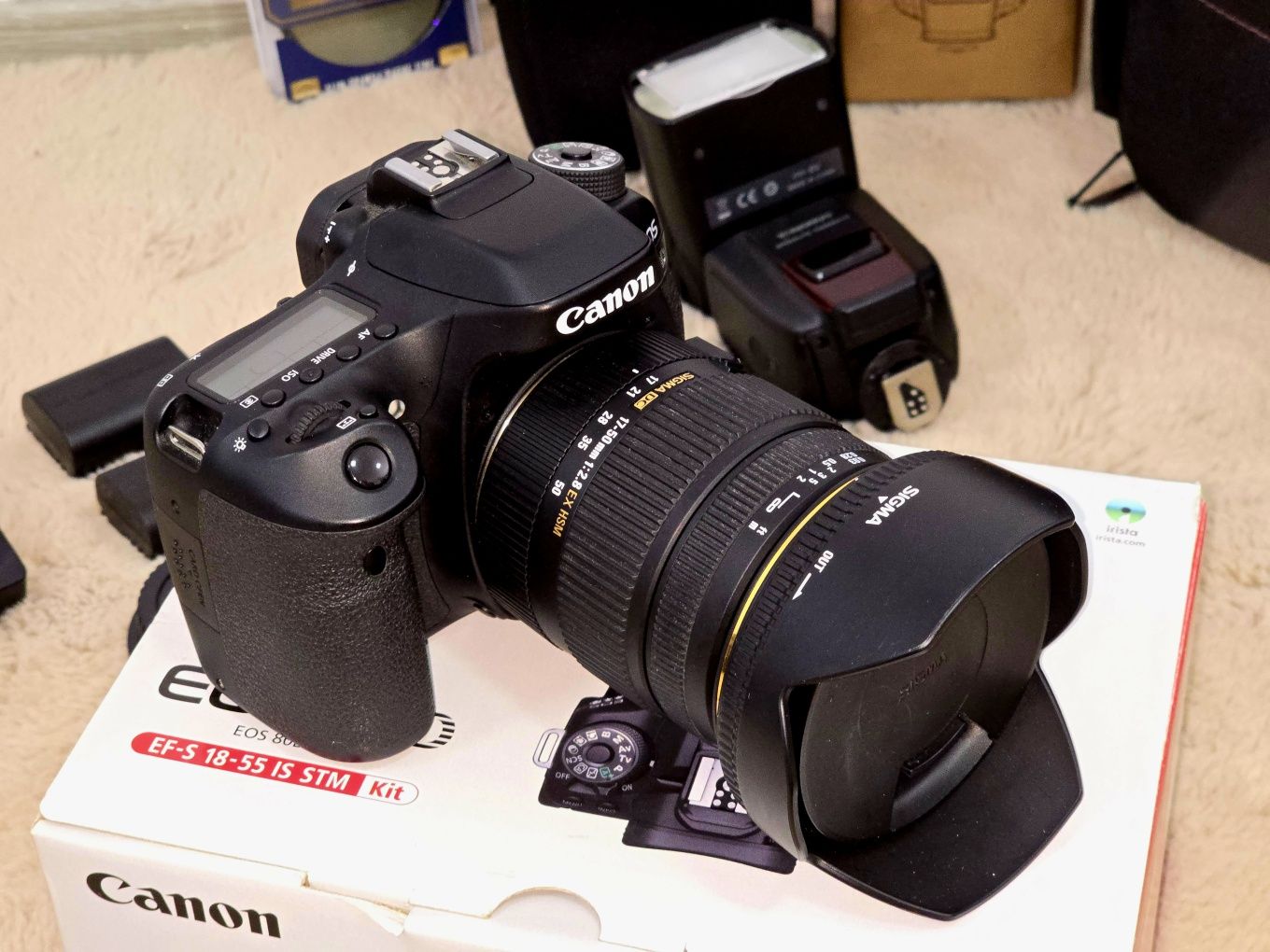 Pachet DSLR Canon EOS 80D stare perfectă