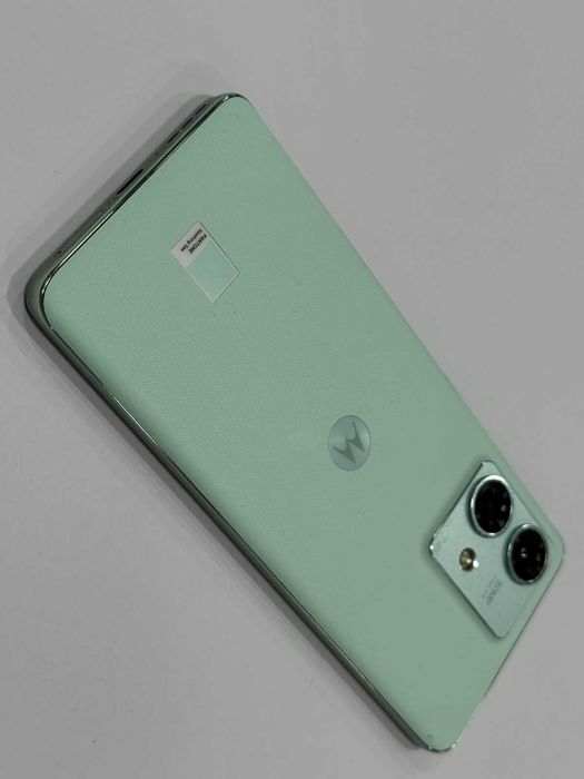 Motorola Edge 40 Neo – 256GB / 12GB RAM