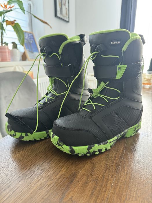 Boots Nitro 22,5 cm sau 35 1/3