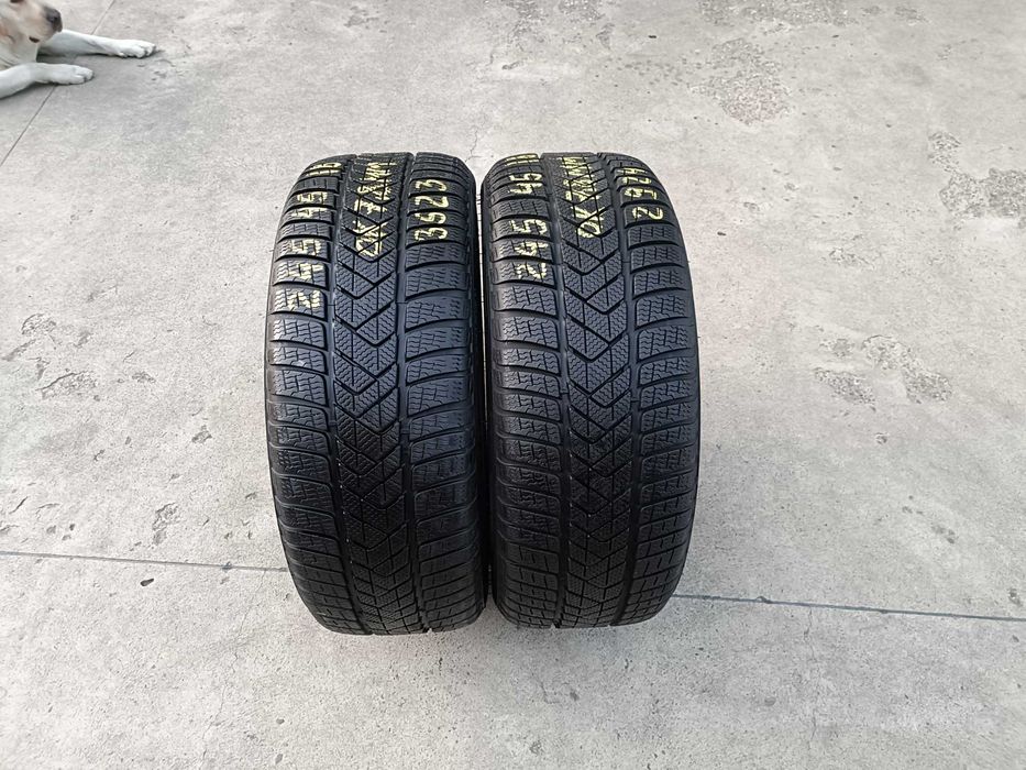Doua anvelope de iarna 245 45 18 pirelli sotozero 3 profil 7,8 mm