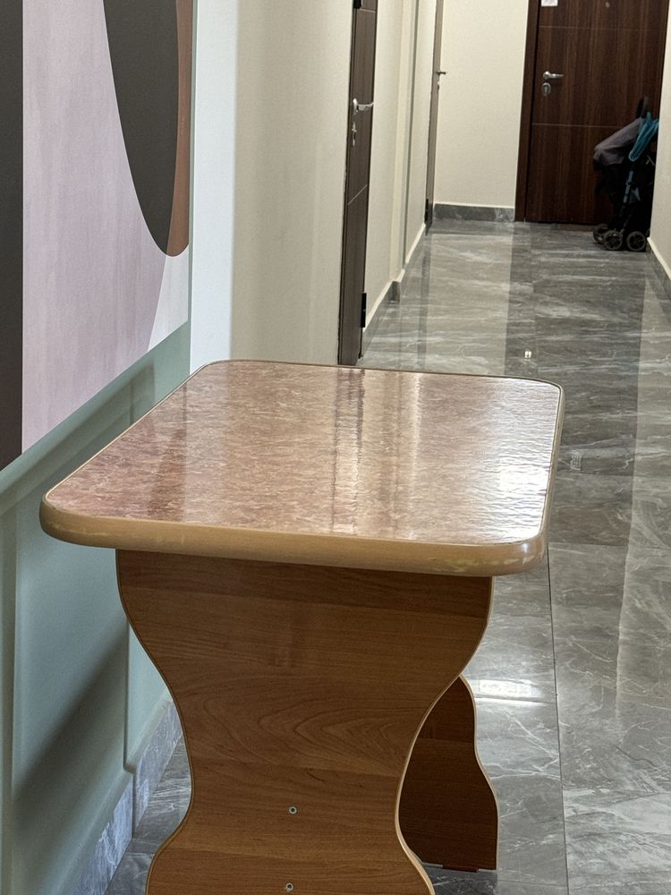 Срочно Продается стол и 4 стула