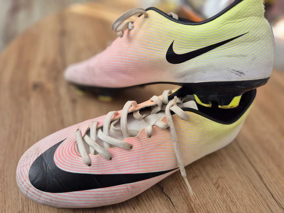 Pantofi football