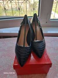 Туфли женские от Lobutin
