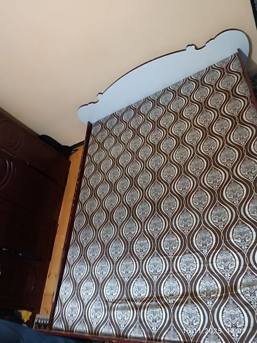 Спальня гарнитура мебель сотилади.