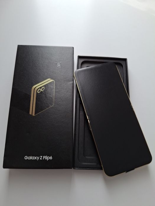 Samsung Galaxy Z Flip 6 256gb yellow ram 12gb Nou