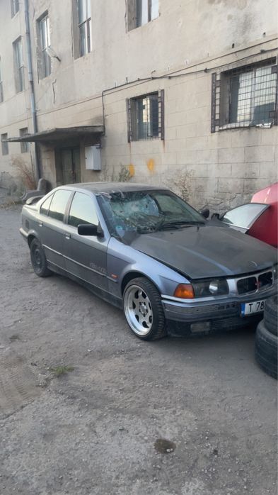 Бмв е36 318и на части