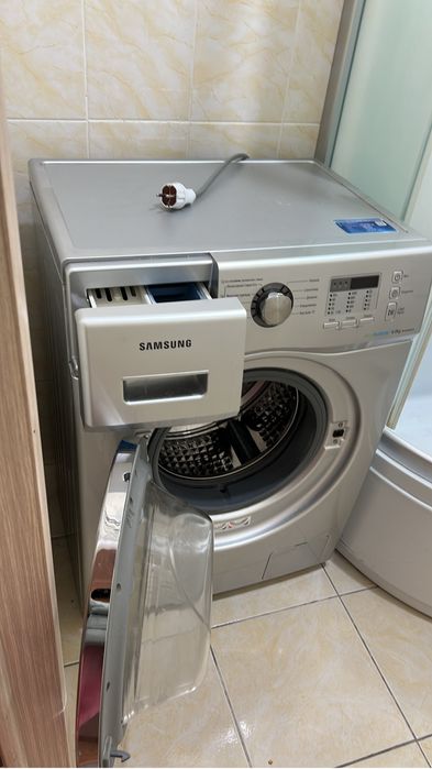 Продам стиральную машину