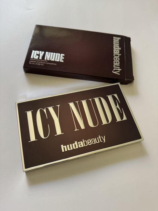 Paleta Huda Beauty - icy nude