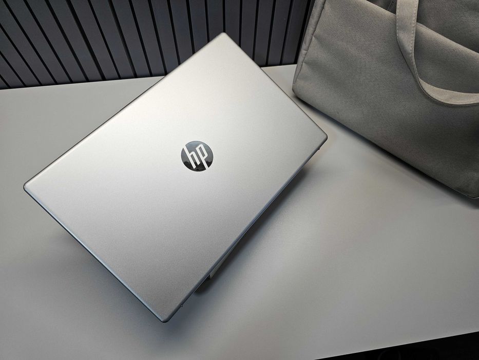 ПРОДАМ HP Laptop 15FC Ноутбук Ryzen™ 5-7520U/8GBLPDDR5/512SSD/15.6"FHD