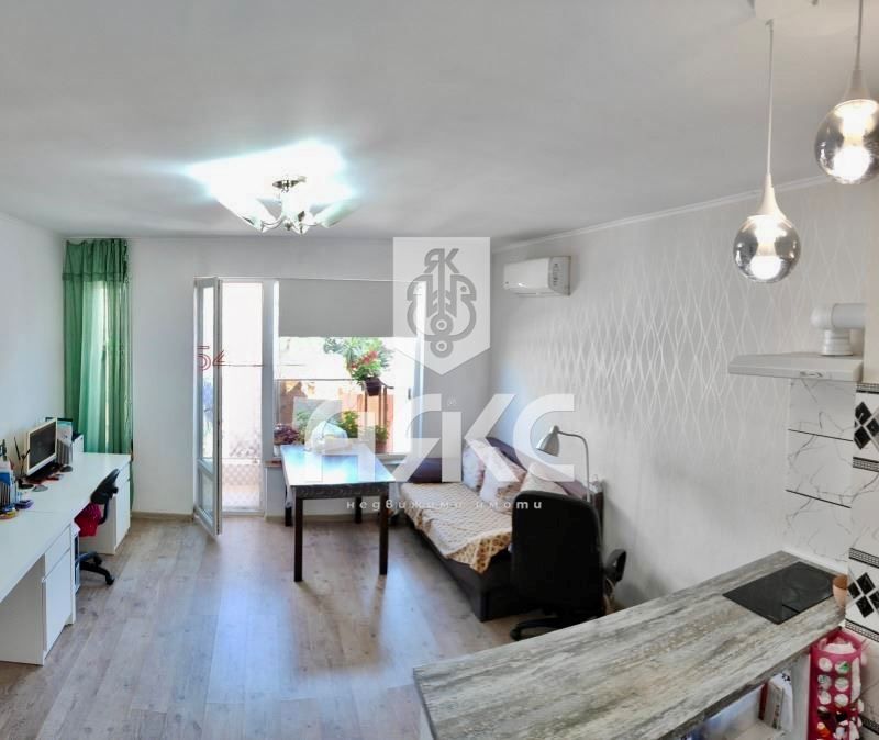 Многостаен апартамент  в Центъра