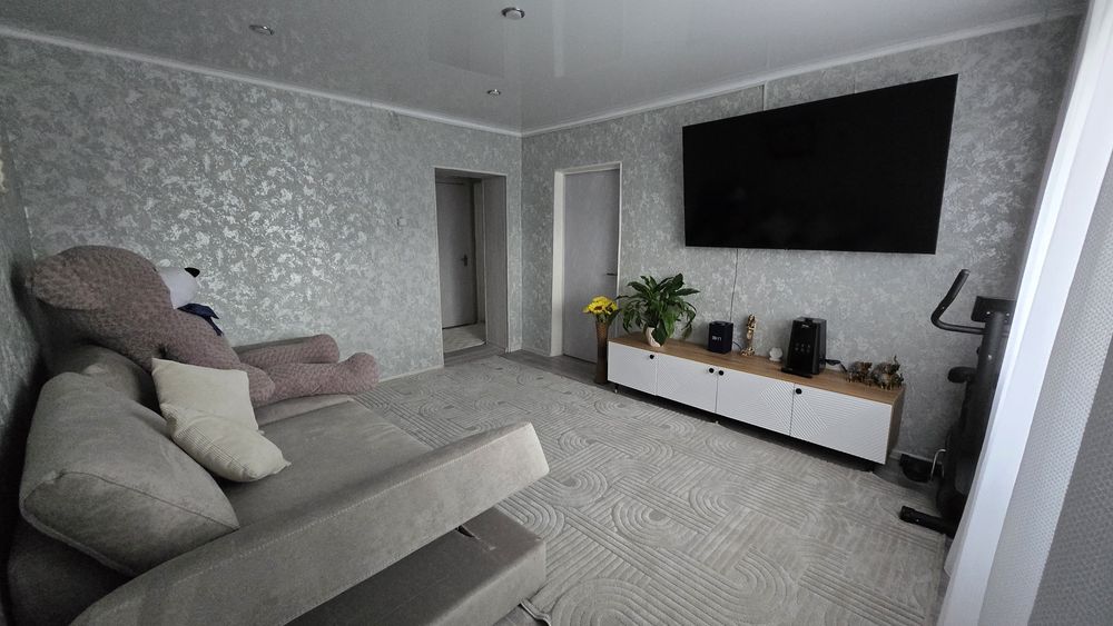 Продам 3 комнатную квартиру на спортивной