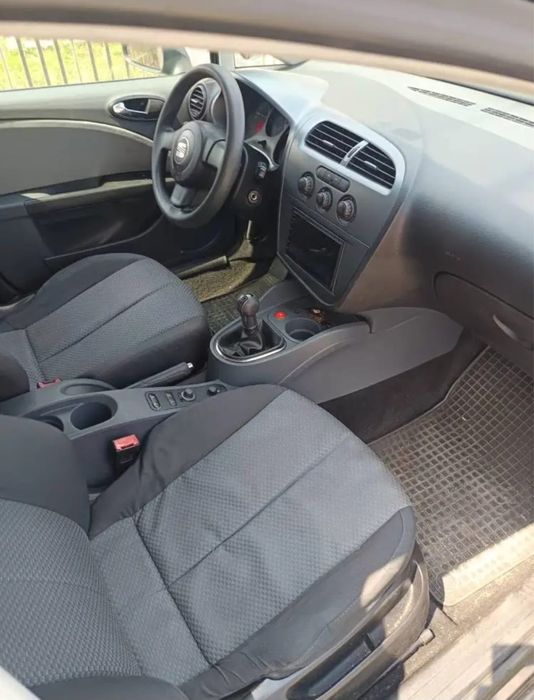 De vanzare seat leon (pret negociabil)