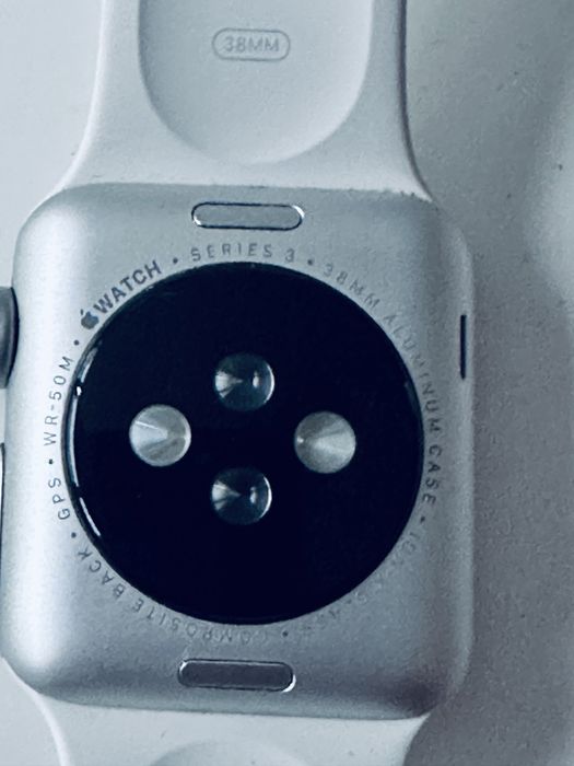 Часовник Apple watch 3 series Епъл уотч 38 мм 8 GB