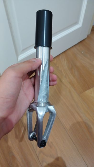 вилка на трюковой самокат