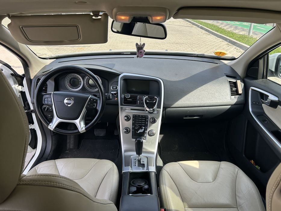 Volvo XC60 2011 2.4