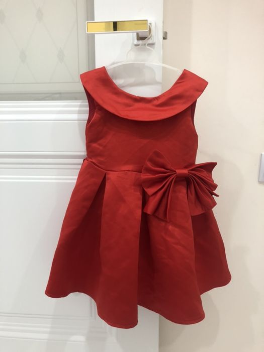 Срочно платье шикарное  на 1-2 годика