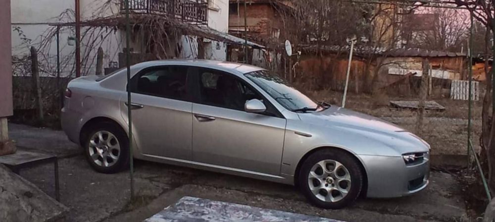 Продавам алфа Ромео 159