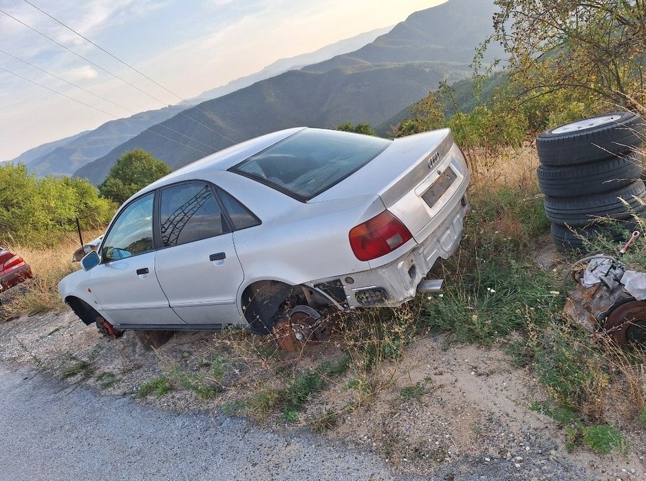 Audi A4 b5 1.8 125 на части!!!